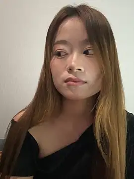 Snapshot of qingzi1218 chatting on 10.04.25 qingzi1218 online show from 10.04.25