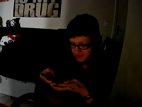 Snapshot of gothgf chatting on 11.12.25 gothgf online show from 11.12.25