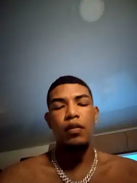 Snapshot of oxurito chatting on 10.05.25 oxurito online show from 10.05.25