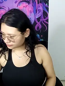 Snapshot of MaviEvil_ chatting on 10.15.25 MaviEvil online show from 10.15.25