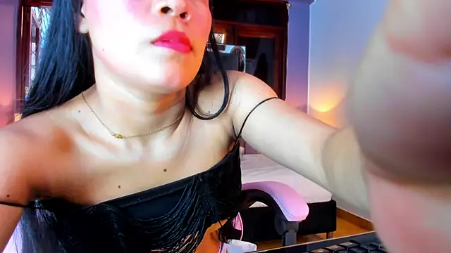 alissa  petite online show from 10.16.25