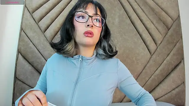 Mythical Girl online show from 10.16.25