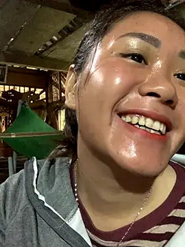 Snapshot of Misu-u chatting on 11.05.25 Misu-u online show from 11.05.25