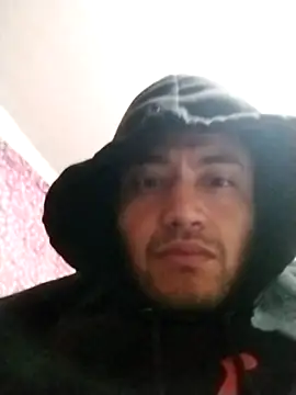 Snapshot of faxtwr chatting on 11.03.25 faxtwr online show from 11.03.25