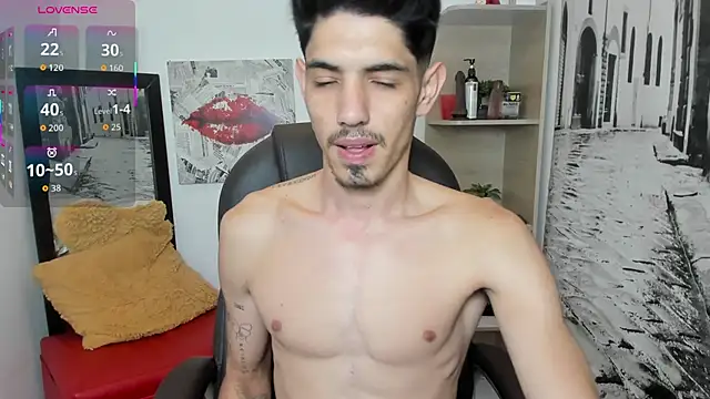 Snapshot of fabrizzio_Monti chatting on 10.08.25 fabrizzio Monti online show from 10.08.25