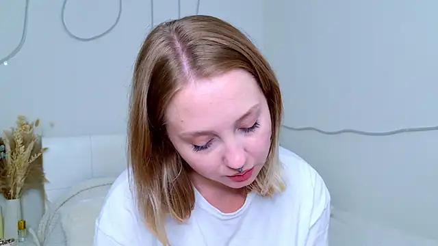 CandiceKingzz online show from 10.10.25