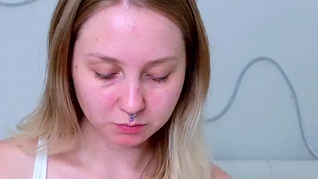 CandiceKingzz online show from 10.13.25