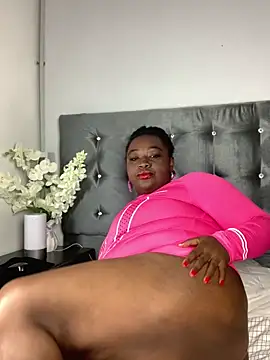 Snapshot of Candy_Brown69 chatting on 10.17.25 Candy Brown69 online show from 10.17.25
