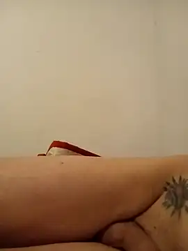 Snapshot of jjLARAY chatting on 10.31.25 jjLARAY online show from 10.31.25