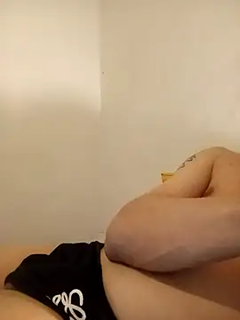 Snapshot of jjLARAY chatting on 11.03.25 jjLARAY online show from 11.03.25