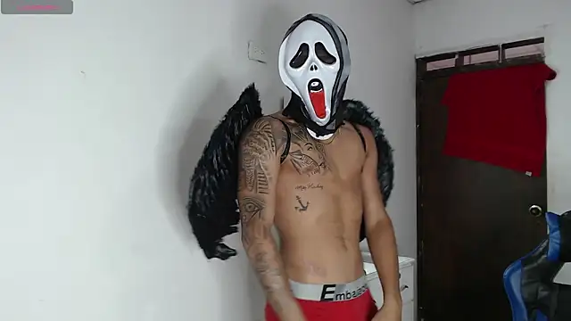 Snapshot of Angel_LatinGuy chatting on 10.12.25 Angel LatinGuy online show from 10.12.25