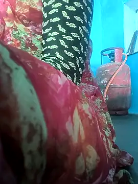 Snapshot of rasmi_powar chatting on 11.05.25 rasmi powar online show from 11.05.25