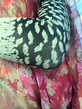 Snapshot of rasmi_powar chatting on 11.07.25 rasmi powar online show from 11.07.25