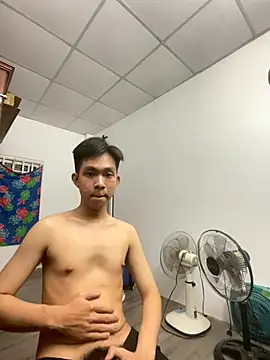 Snapshot of azn_typhoon00 chatting on 10.12.25 azn typhoon00 online show from 10.12.25