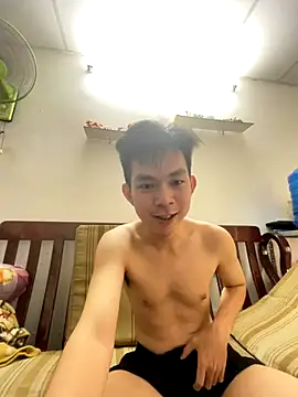 Snapshot of azn_typhoon00 chatting on 10.18.25 azn typhoon00 online show from 10.18.25