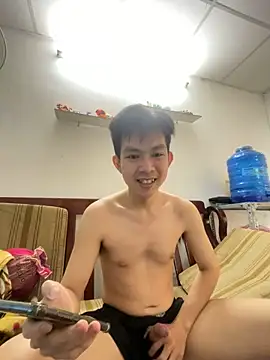 Snapshot of azn_typhoon00 chatting on 10.25.25 azn typhoon00 online show from 10.25.25