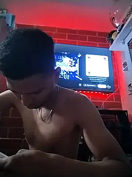 Snapshot of SlingingAsteroid chatting on 11.04.25 SlingingAsteroid online show from 11.04.25