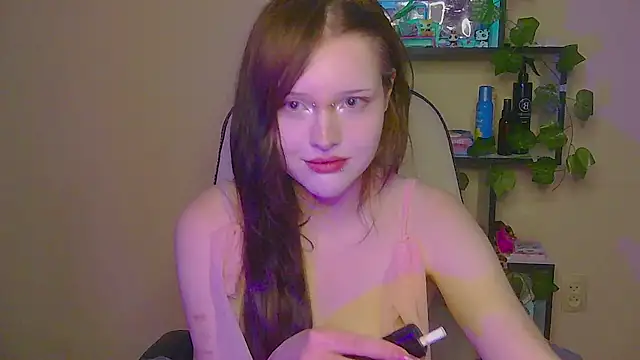 Snapshot of WickedBelle chatting on 10.24.25 WickedBelle online show from 10.24.25