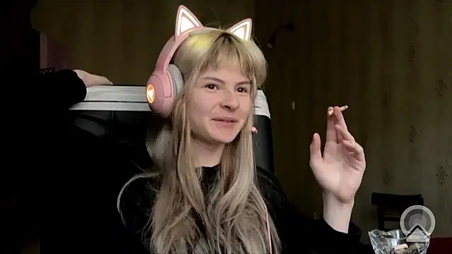 AnnaOlovely online show from 10.14.25