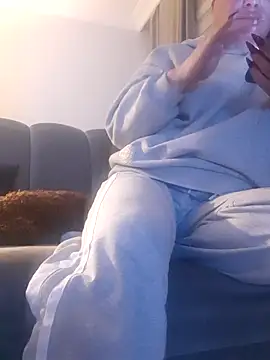 Snapshot of Trans_Mahsen chatting on 10.21.25 Trans Mahsen online show from 10.21.25