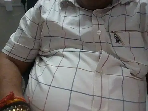 Snapshot of sassycouple3x chatting on 11.05.25 sassycouple3x online show from 11.05.25