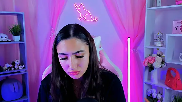 Snapshot of RebeckaThornton chatting on 10.29.25 RebeckaThornton online show from 10.29.25