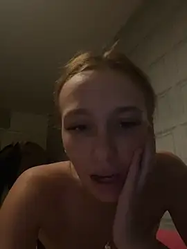 Snapshot of PoppyBabeMae chatting on 10.24.25 PoppyBabeMae online show from 10.24.25