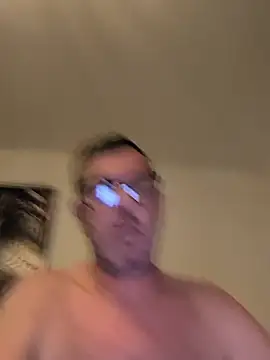 Snapshot of Devinebi chatting on 10.13.25 Devinebi online show from 10.13.25