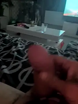 Snapshot of Devinebi chatting on 10.25.25 Devinebi online show from 10.25.25