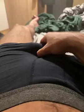 Snapshot of Feelmyhotness chatting on 11.03.25 Feelmyhotness online show from 11.03.25