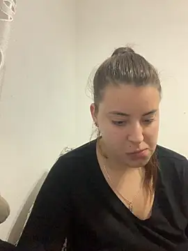 Snapshot of MiraCastellon chatting on 10.27.25 MiraCastellon online show from 10.27.25