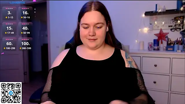 Snapshot of SummerTina chatting on 12.08.24 SummerTina online show from 12.08.24