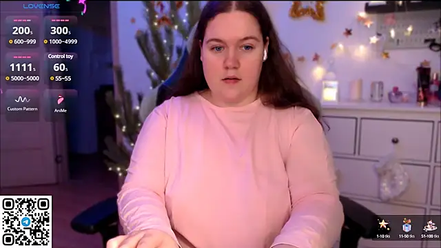 Snapshot of SummerTina chatting on 12.14.24 SummerTina online show from 12.14.24