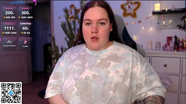 Snapshot of SummerTina chatting on 12.15.24 SummerTina online show from 12.15.24