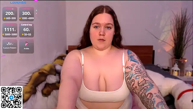 Snapshot of SummerTina chatting on 12.24.24 SummerTina online show from 12.24.24