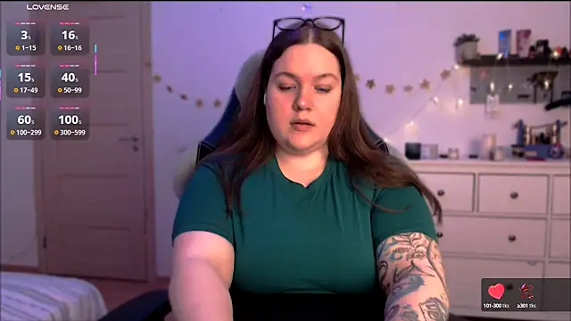 Snapshot of SummerTina chatting on 02.07.25 SummerTina online show from 02.07.25