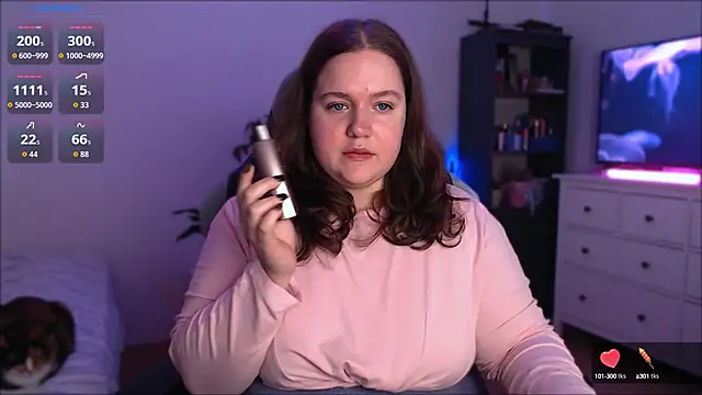 Snapshot of SummerTina chatting on 09.29.25 SummerTina online show from 09.29.25