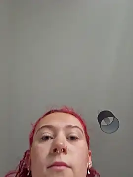 Snapshot of AliceThomass chatting on 10.17.25 AliceThomass online show from 10.17.25
