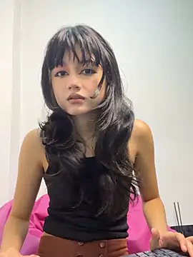 Snapshot of AnaisXoXo chatting on 10.19.25 AnaisXoXo online show from 10.19.25