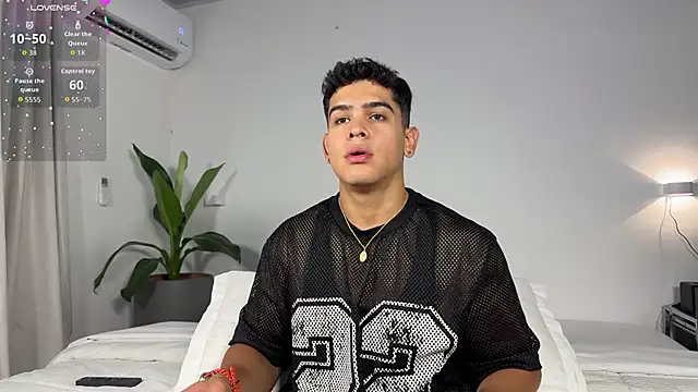 Snapshot of Scott_flintt chatting on 11.15.25 Scott flintt online show from 11.15.25