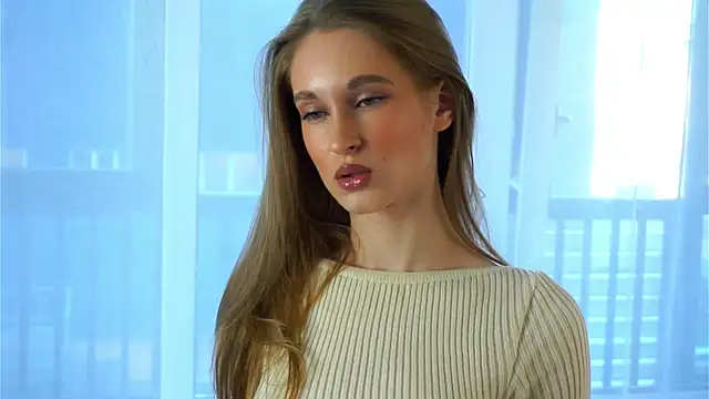 Snapshot of ManieRolfson chatting on 10.17.25 ManieRolfson online show from 10.17.25