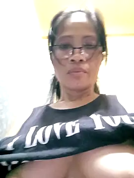Snapshot of sexy_ketty chatting on 10.23.25 sexy ketty online show from 10.23.25