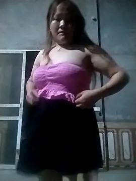 Snapshot of mai-cute chatting on 10.21.25 mai-cute online show from 10.21.25