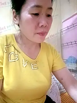 Snapshot of tabby-cat11 chatting on 10.16.25 tabby-cat11 online show from 10.16.25