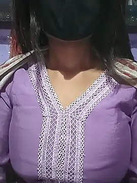 Snapshot of sardarni_001 chatting on 10.19.25 sardarni 001 online show from 10.19.25