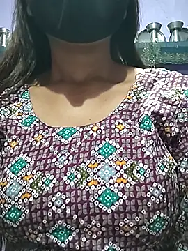 Snapshot of sardarni_001 chatting on 10.30.25 sardarni 001 online show from 10.30.25