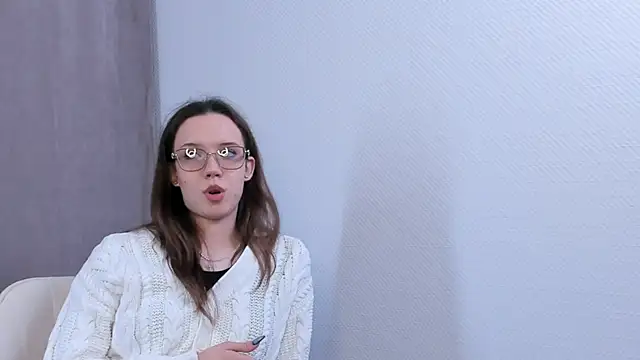 FabiolaCowing online show from 10.21.25