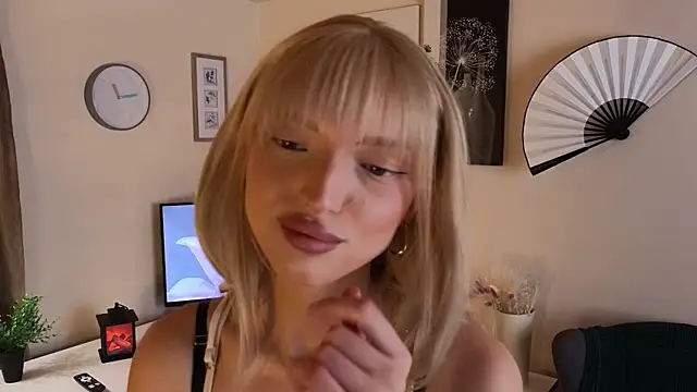 Snapshot of Kaily_Ceys chatting on 11.05.25 Kaily Ceys online show from 11.05.25