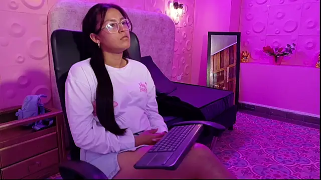 dalya03 online show from 10.19.25