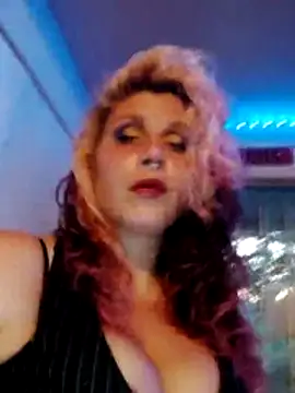 Snapshot of dollfacegang chatting on 11.14.25 dollfacegang online show from 11.14.25